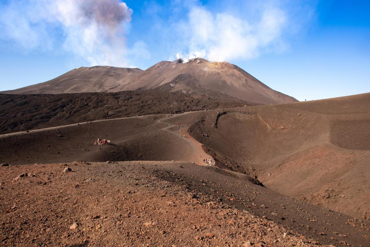 Zaffiro Lavico Rooms Etna Nature Sea アチレアーレ エクステリア 写真