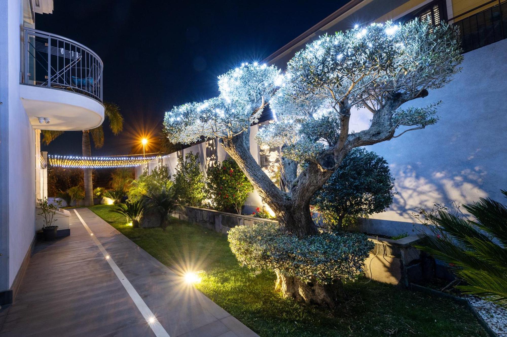 Zaffiro Lavico Rooms Etna Nature Sea アチレアーレ エクステリア 写真